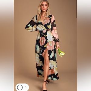 Brand new with tags never work Lulus long sleeve floral dress